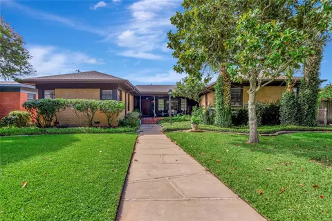 4316 Caduceus Pl, Galveston, TX 77550