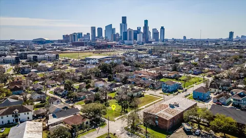 1212 Pinckney St, Houston, TX 77009