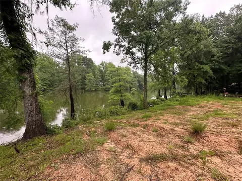 454 Lakeview Dr, Cleveland, TX 77327