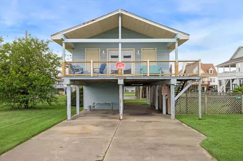 16526 Jean Lafitte Rd, Jamaica Beach, TX 77554