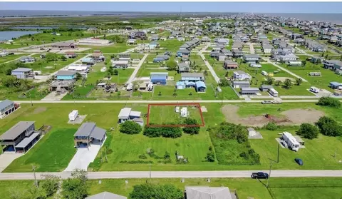 935 E Verdia St, Crystal Beach, TX 77650