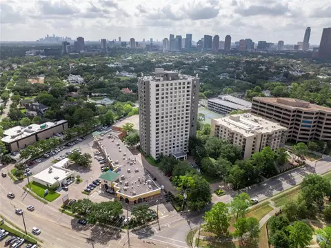 651 Bering Dr #1301, Houston, TX 77057