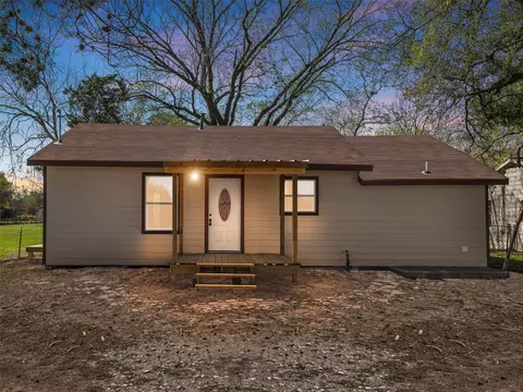 2110 Horn Rd, Bay City, TX 77414