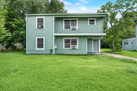 1107 3rd Ave N, Texas City, TX 77590