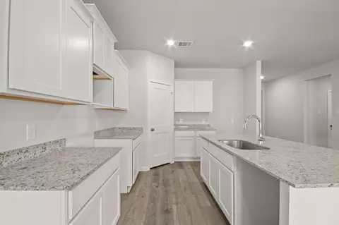 Kitchen - 10778 Red Flagstone Dr, Conroe, TX 77306 photo 1 of 2