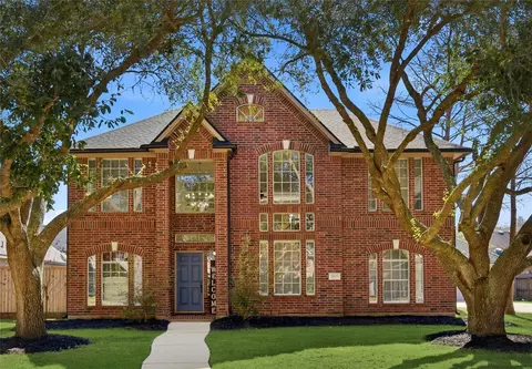 2875 Match Point Ln, Friendswood, TX 77546