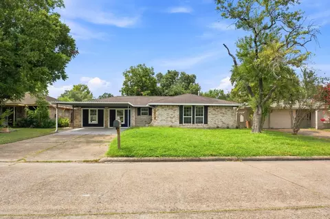 6418 Silver Chalice Dr, Houston, TX 77088