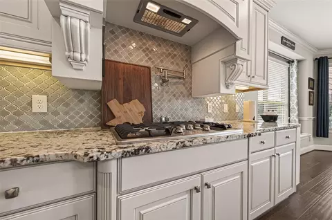 Kitchen - 3728 Forest Brook Ln, Spring, TX 77386 photo 4 of 5