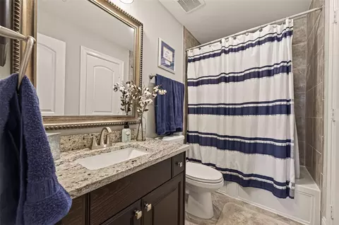 Bath - 3728 Forest Brook Ln, Spring, TX 77386 photo 3 of 8