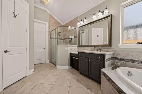 Bath - 3728 Forest Brook Ln, Spring, TX 77386 photo 7 of 8