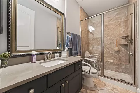 Bath - 3728 Forest Brook Ln, Spring, TX 77386 photo 2 of 8