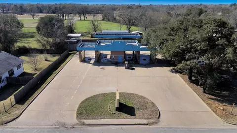 452 S Robb St, Trinity, TX 75862 photo 2