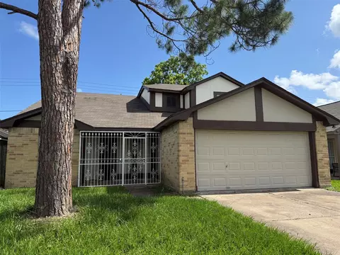 8219 Furlong Ln, Houston, TX 77071
