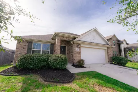 650 Harbor Colony Ln, La Marque, TX 77568