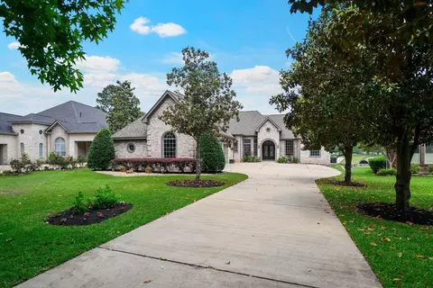 11520 Grandview Dr, Montgomery, TX 77356