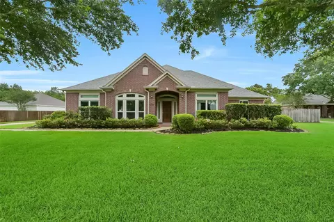 205 Trail Bend Ln, Friendswood, TX 77546