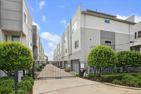 323 Eado Park Cir, Houston, TX 77020