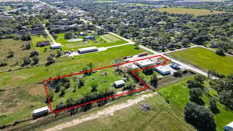 8231 Main St, Needville, TX 77461