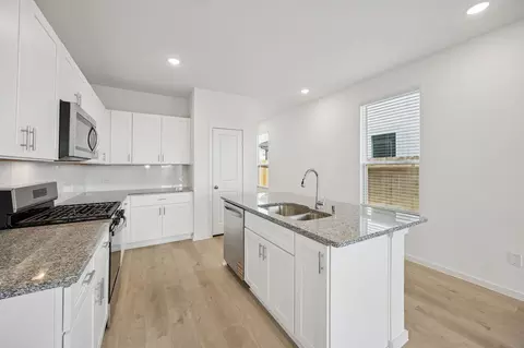 Kitchen - 23023 Daftmill Dr, Waller, TX 77484 photo 1 of 4