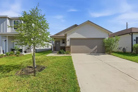 331 Century Farm Dr, Crosby, TX 77532