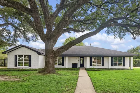 5243 Caversham Dr, Houston, TX 77096