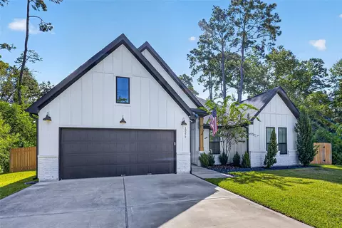 Exterior - 10372 Fairview Dr, Conroe, TX 77385 photo 3 of 12