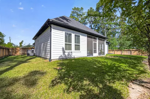 Exterior - 10372 Fairview Dr, Conroe, TX 77385 photo 11 of 12