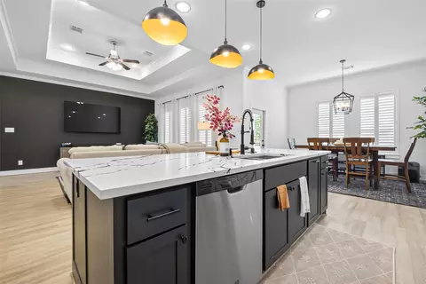 Kitchen - 10372 Fairview Dr, Conroe, TX 77385 photo 6 of 8