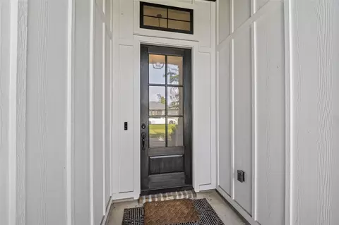 Entry Way - 10372 Fairview Dr, Conroe, TX 77385 photo 1 of 4
