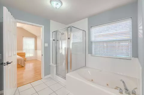 Bath - 1107 Compass Cove Cir, Spring, TX 77379 photo 3 of 5