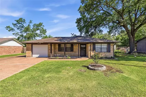 108 W Viser St, Madisonville, TX 77864