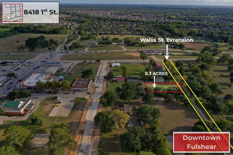 8418 First St, Fulshear, TX 77461