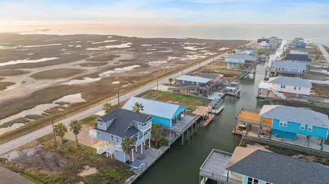 530 Dolphin St, Freeport, TX 77541
