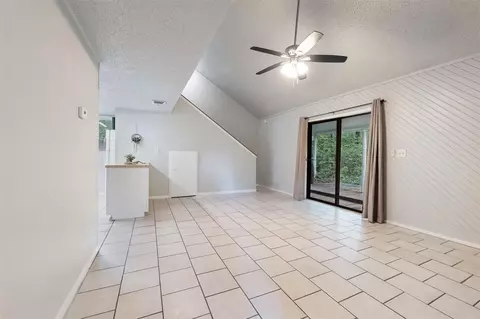 28600 Netawaka Ct, Huntsville, TX 77320