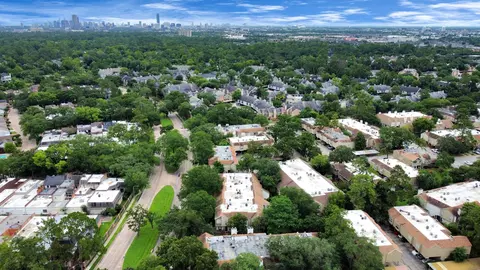 2100 Tanglewilde St #312, Houston, TX 77063