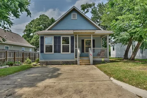 1305 Simon Ave, Brenham, TX 77833 photo 1