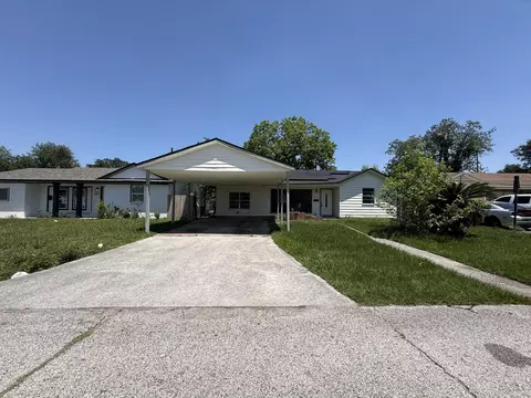 3326 Cliffmarshall St, Houston, TX 77088