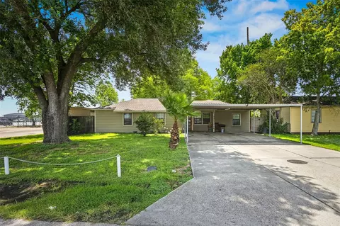 8822 Koala Dr, Houston, TX 77061