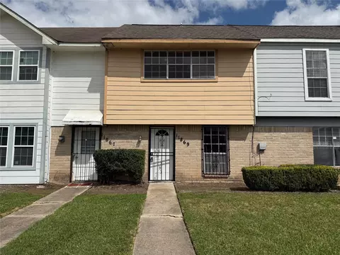 11869 Algonquin Dr, Houston, TX 77089