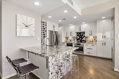 3350 Mccue Rd #1101, Houston, TX 77056