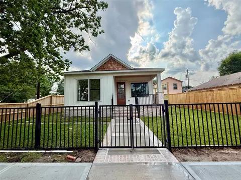 301 Vincent St, Houston, TX 77009