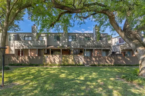 1625 Prairie Grove Dr, Houston, TX 77077