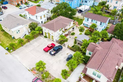 1820 Avenue O 12, Galveston, TX 77550