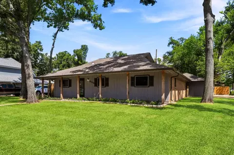 9739 Cherokee St, Baytown, TX 77521