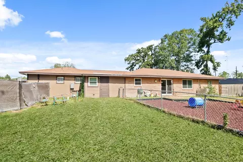 Exterior - 5302 Treaschwig Rd, Spring, TX 77373 photo 5 of 8