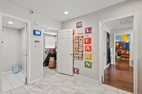 Entry Way - 5302 Treaschwig Rd, Spring, TX 77373 photo 11 of 17