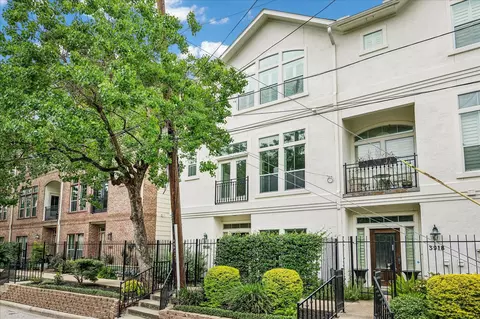 3920 Blossom St, Houston, TX 77007