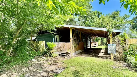 405 E Waring St, Dayton, TX 77535