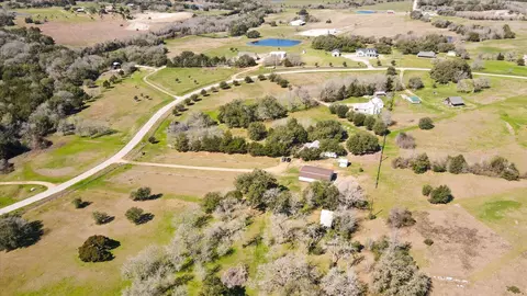 7115 Great Oak Cir, Burton, TX 77835