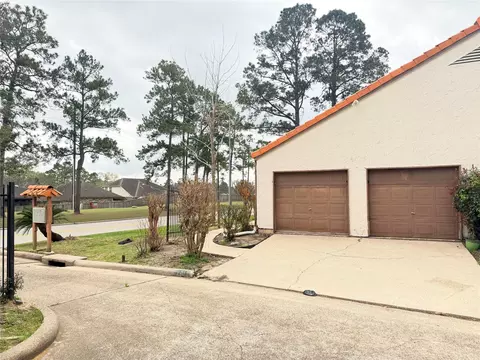 16015 Golf Club Dr, Crosby, TX 77532